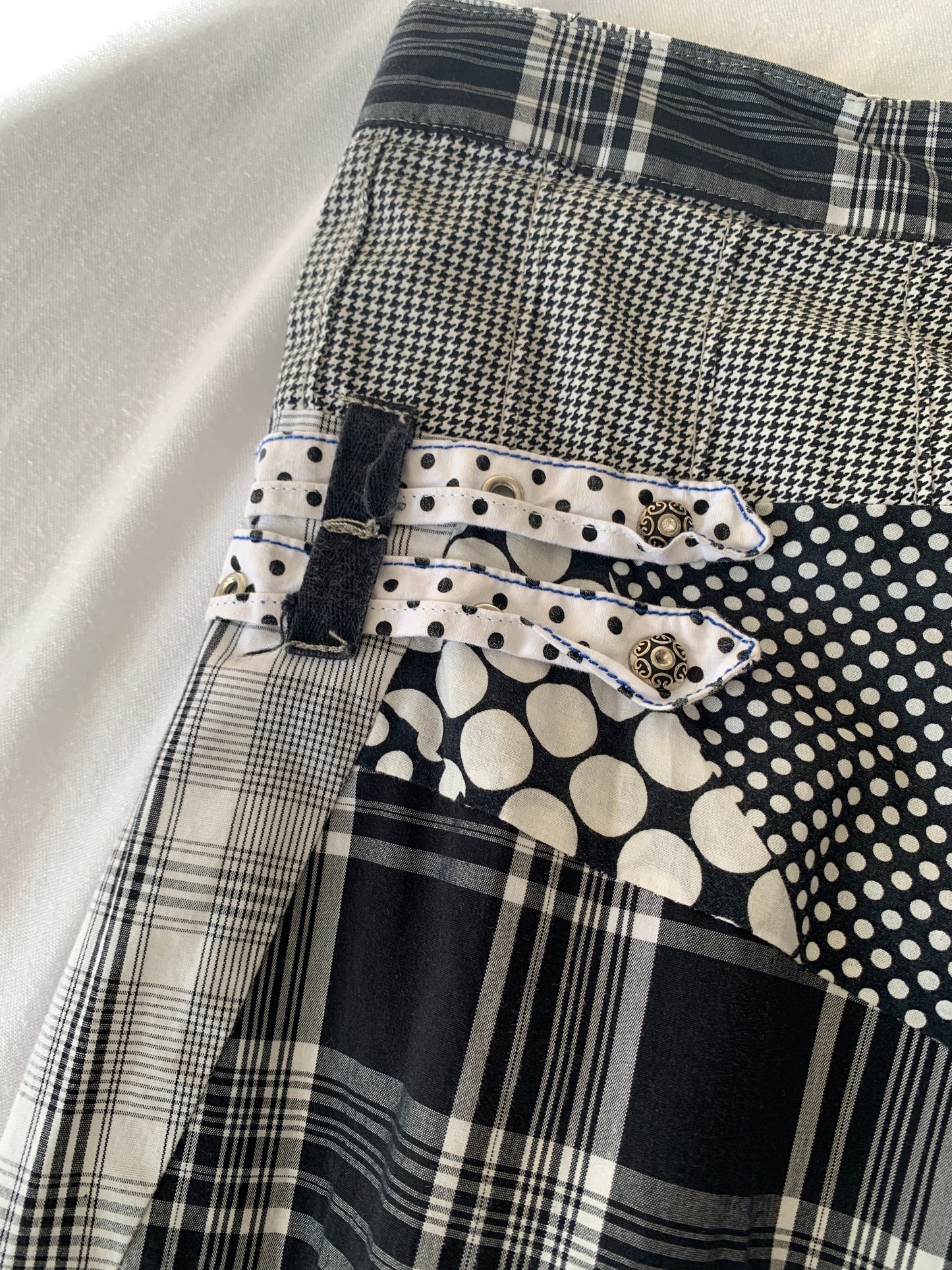 skirt size s