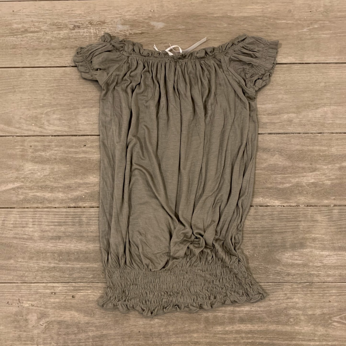 ruffled shirt size xs/s