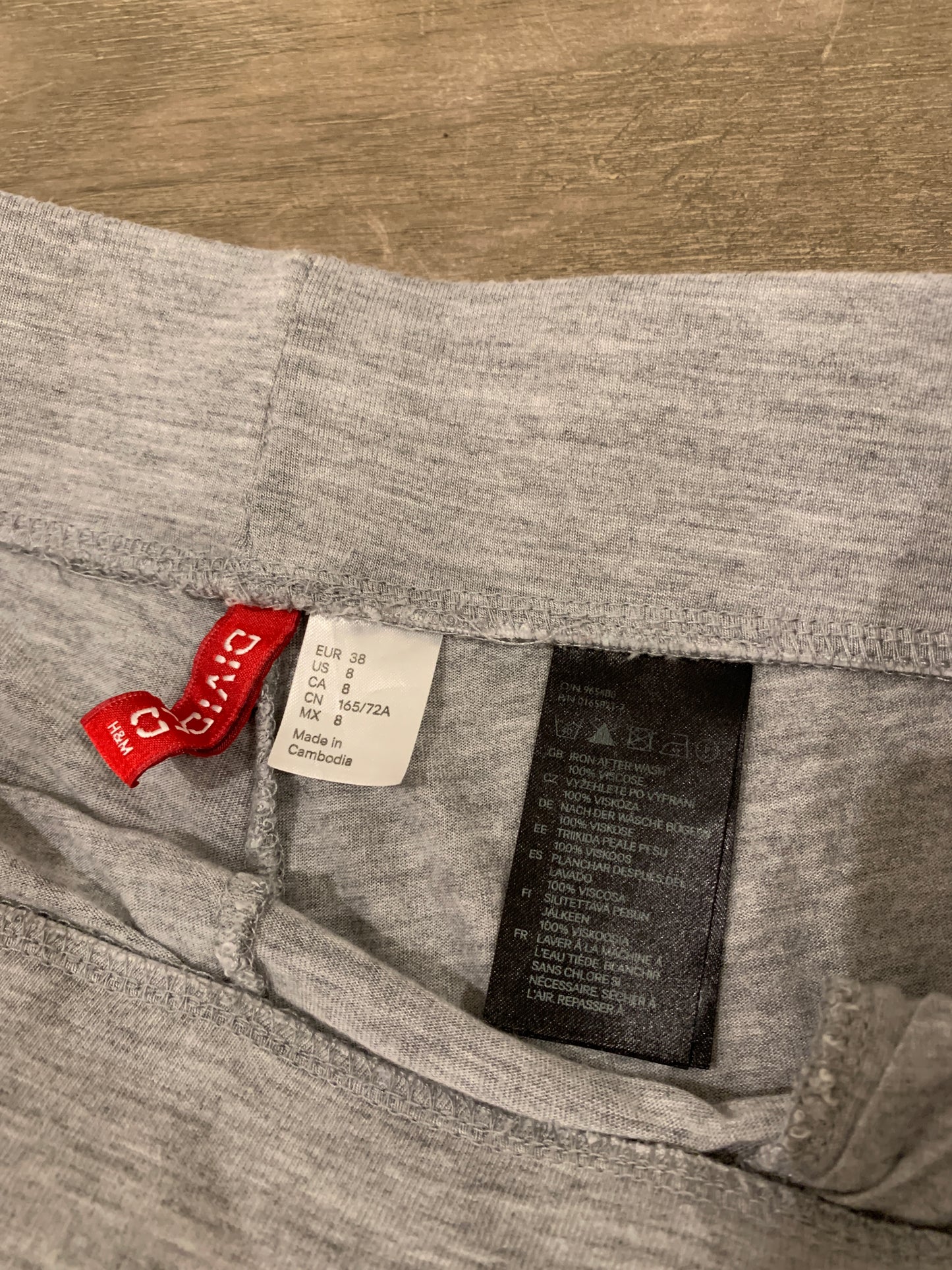grey yoga mom capris size s/m