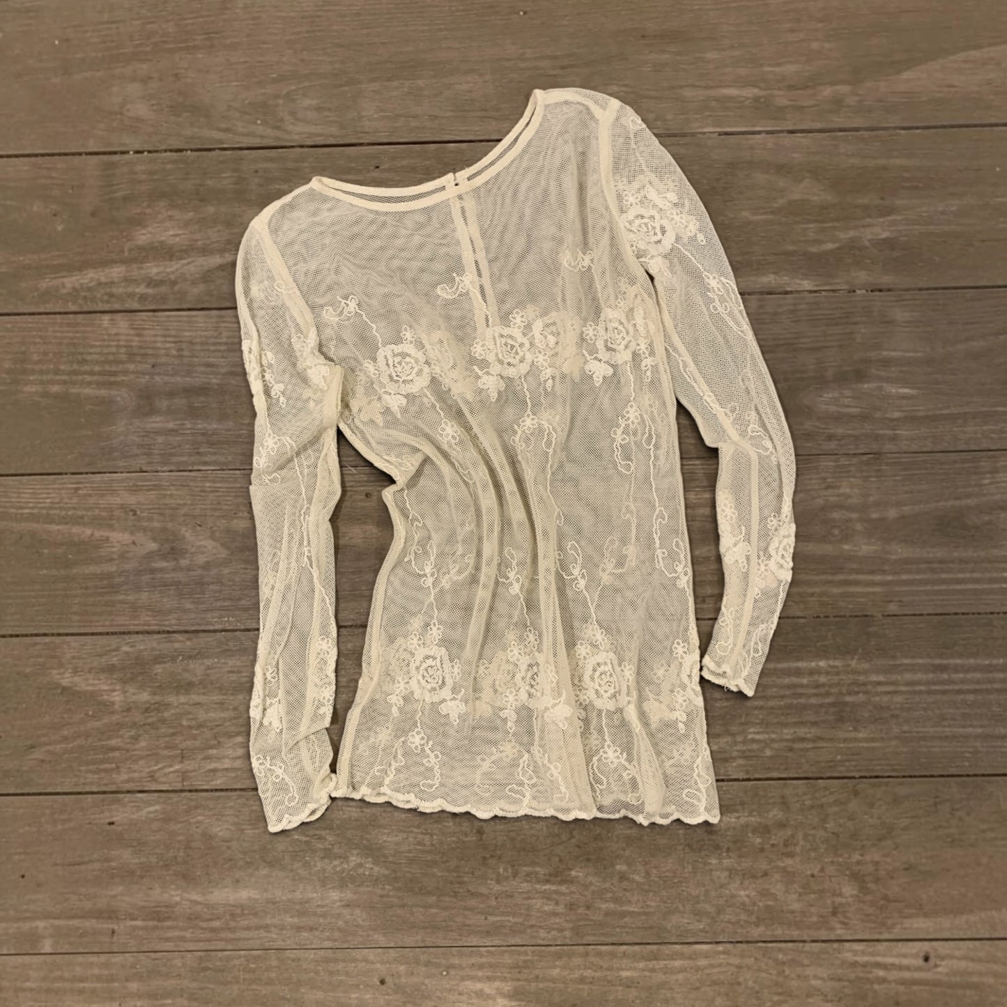 creme lace longsleeve size xs/s