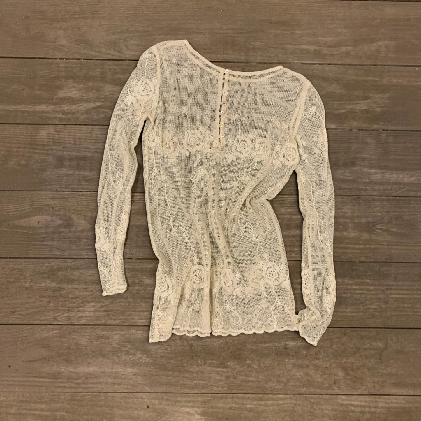 creme lace longsleeve size xs/s