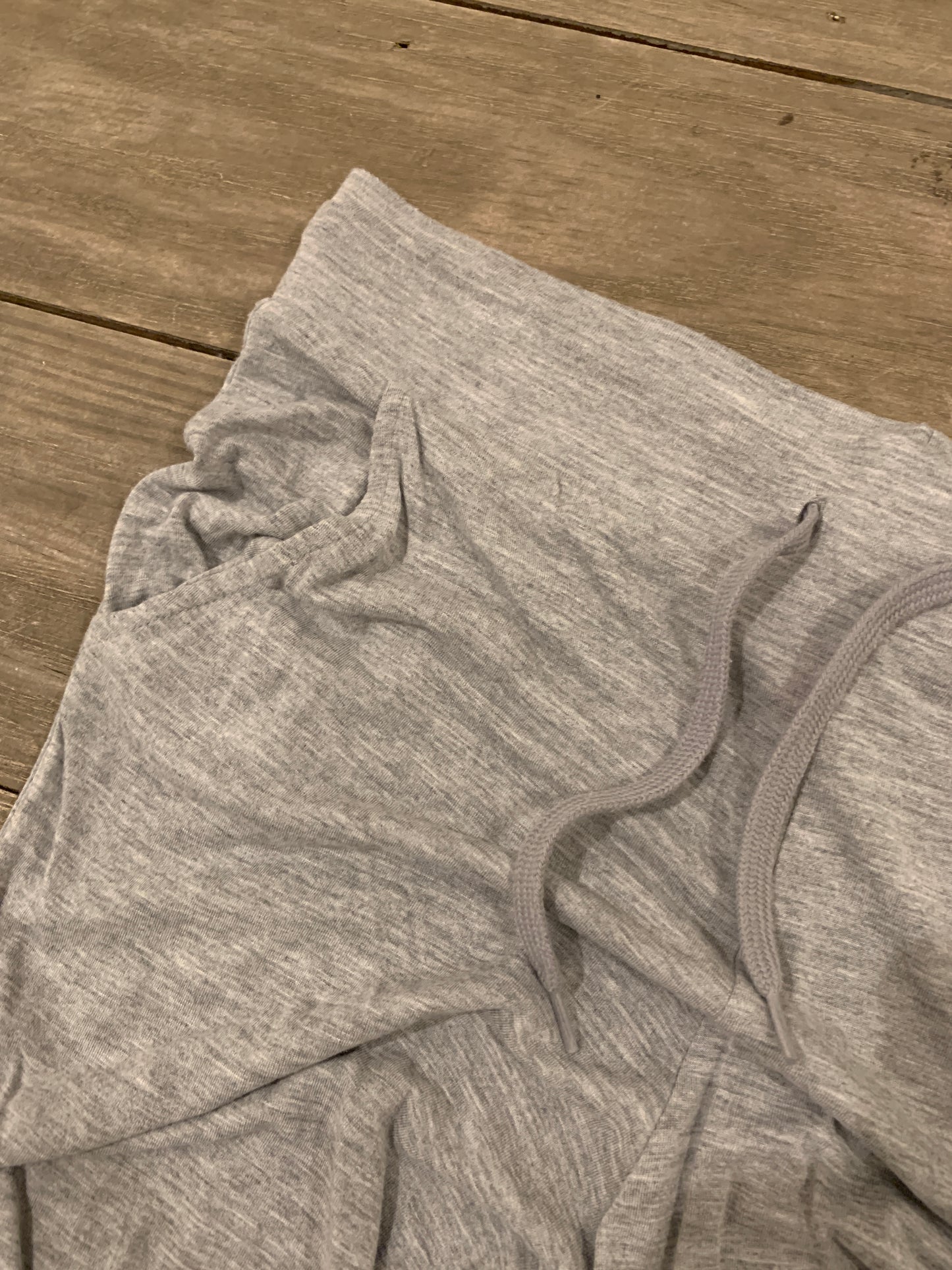 grey yoga mom capris size s/m