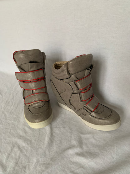 wedge sneaker size 38