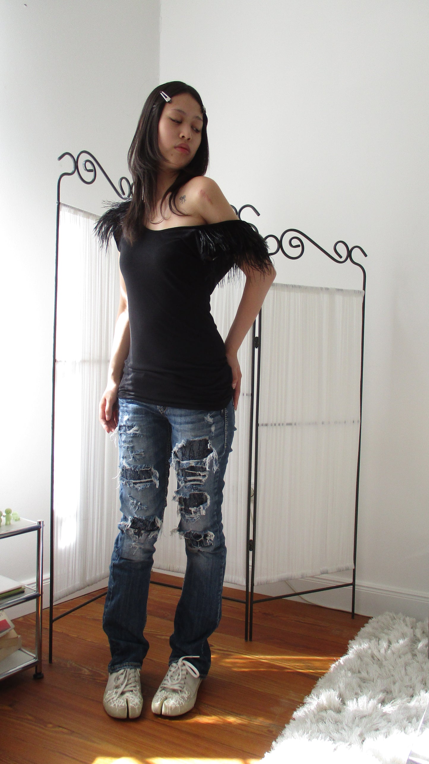 distressed low waist jeans size w25/l31