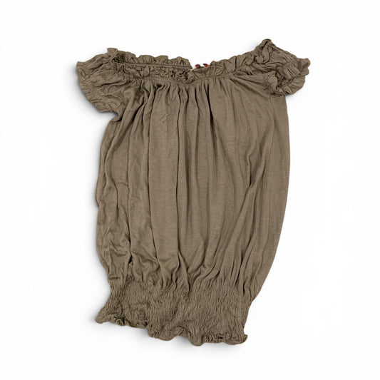 ruffled shirt size xs/s